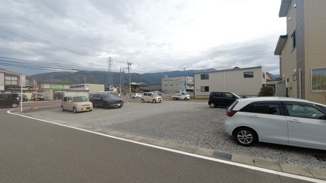 飯田木材駐車場の月極駐車場