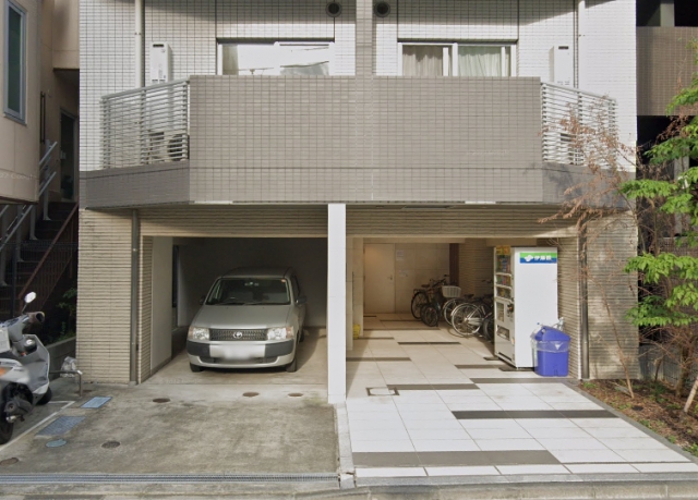 エグザレオーネ蔵前の月極駐車場