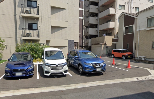 フュージョナル千住緑町の月極駐車場