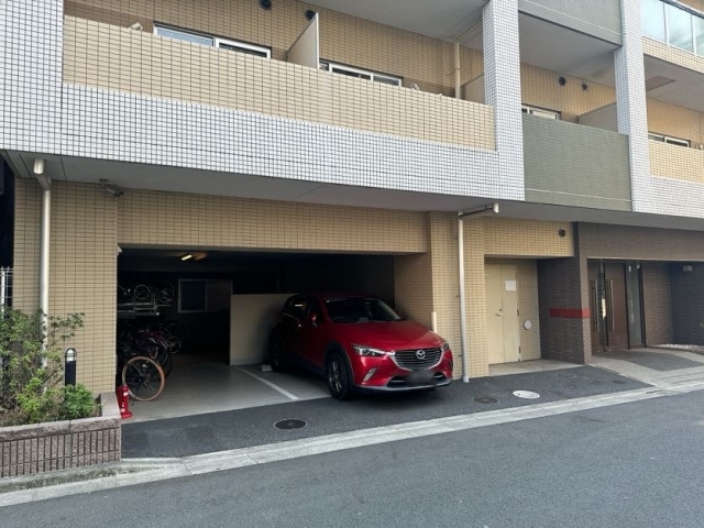 フュージョナル両国TREの月極駐車場3