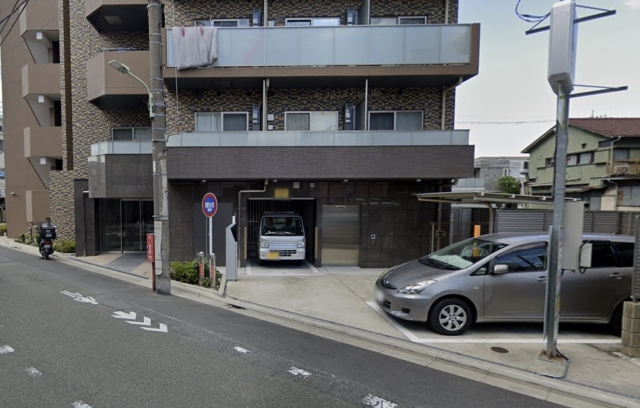 ブライズ多摩川TREの月極駐車場