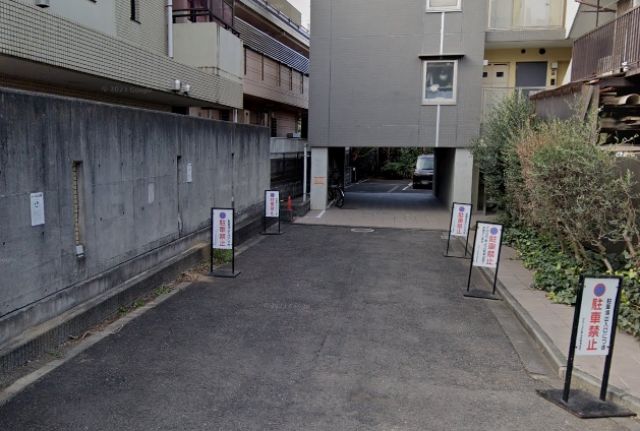 ブライズ中野中央の月極駐車場