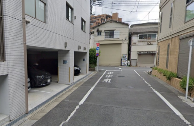 プレシス東日暮里リシェーナの月極駐車場