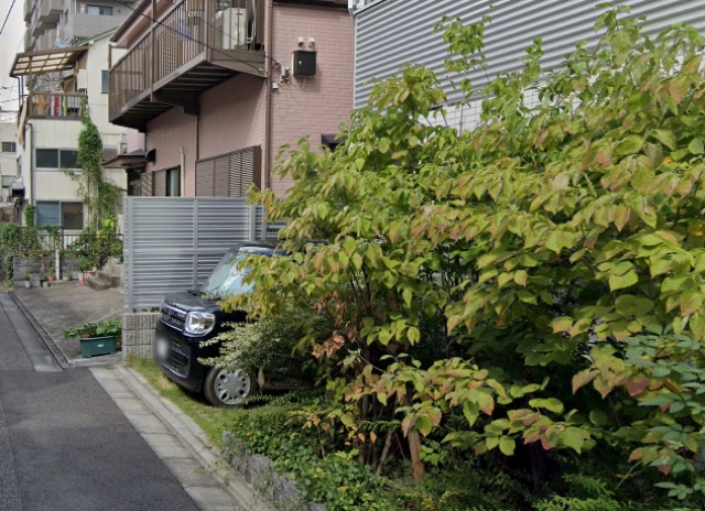 ベルグレードKS TREの月極駐車場