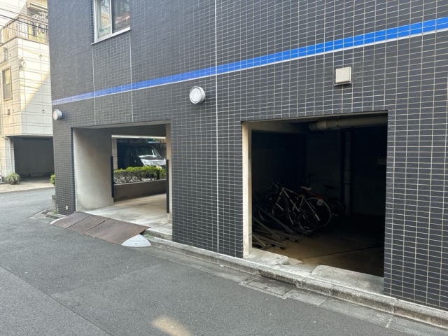 ベルグレードR385の月極駐車場2