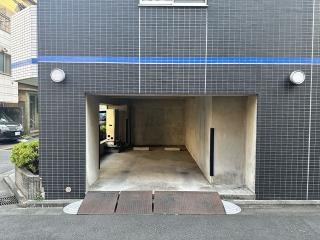ベルグレードR385の月極駐車場3