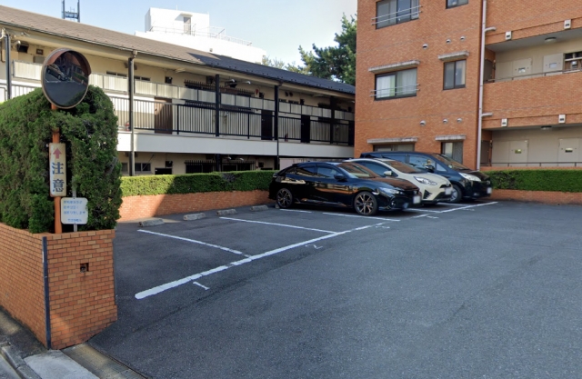 マンション中野氷川台の月極駐車場