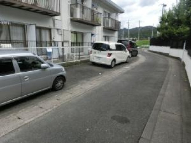 花園橋ハイツガレージの月極駐車場