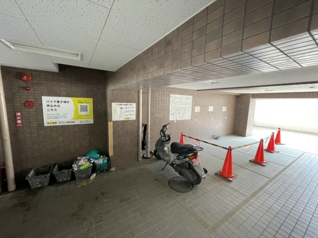 第6ハセビル　バイク置き場の月極駐車場