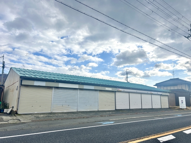 山手カーポートの月極駐車場