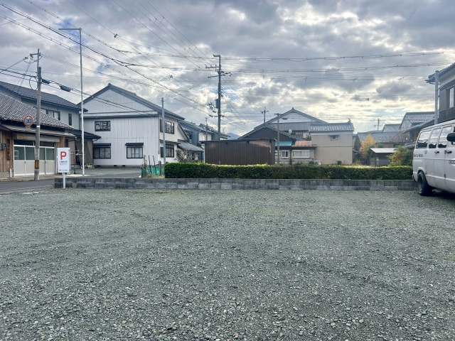 新小松原　Ｈ　ガレージの月極駐車場