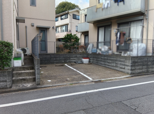 クレセント・フラットⅢ駐車場の時間貸し駐車場2