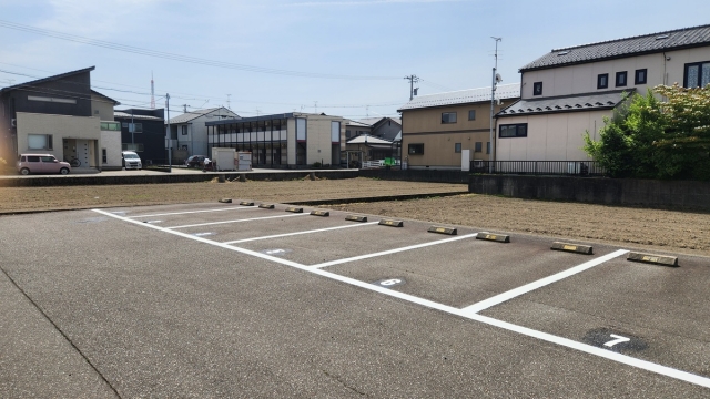 万砂パーキングの月極駐車場3