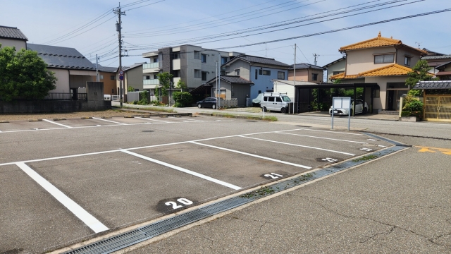 万砂パーキングの月極駐車場8