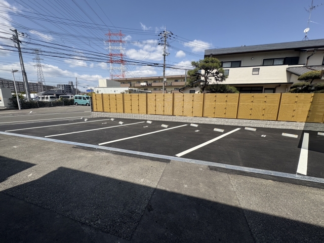 栄モータープールの月極駐車場2