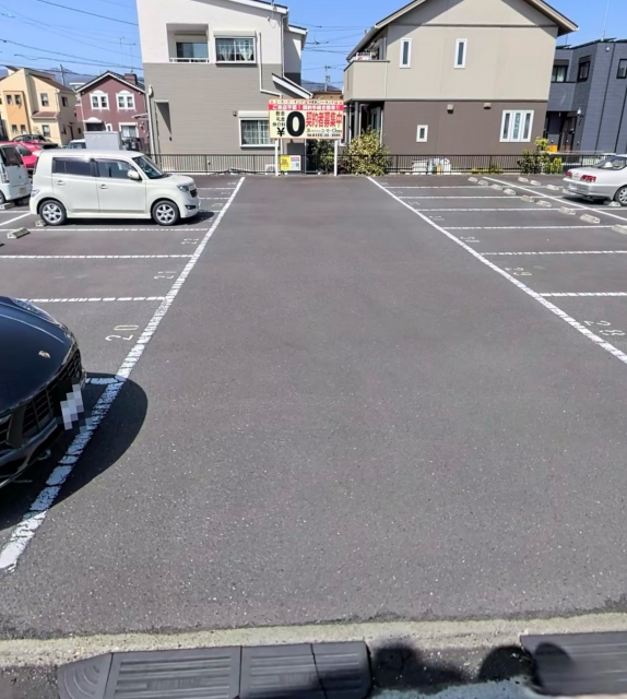 ユーミー中里第二パーキングの月極駐車場