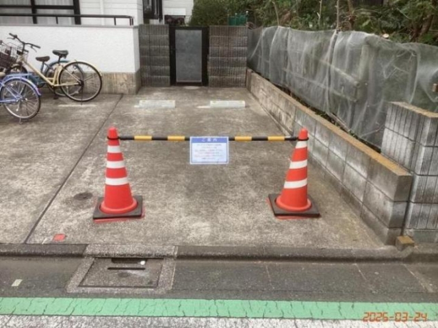サンテラス下連雀駐車場の月極駐車場