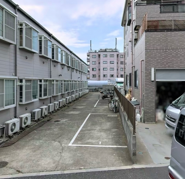 バーナルヒルズ駐車場の月極駐車場