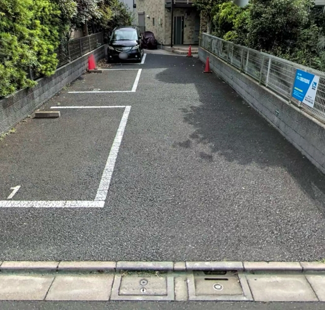 パレス東松本駐車場の月極駐車場