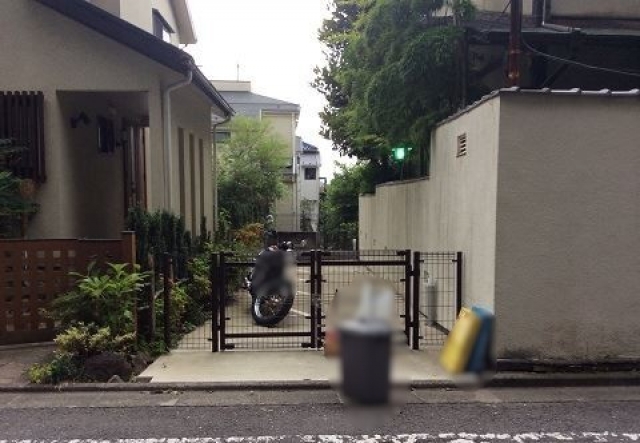 Ｐｕｅｒｔａ　ｓｕｒ　ＴＯＫＩＯ駐車場の月極駐車場