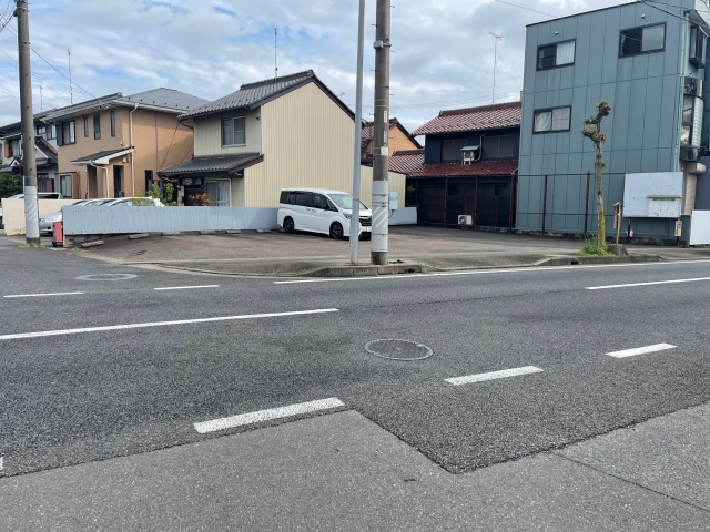 東島5丁目駐車場の月極駐車場1