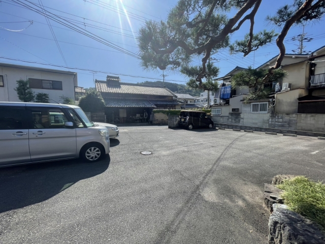 北河原町ガレージの月極駐車場