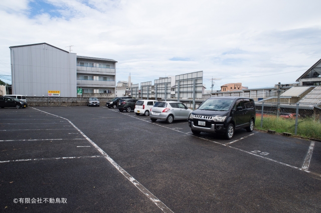 日下部鳥大前駐車場の月極駐車場