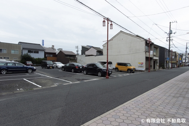 竹本川端駐車場の月極駐車場
