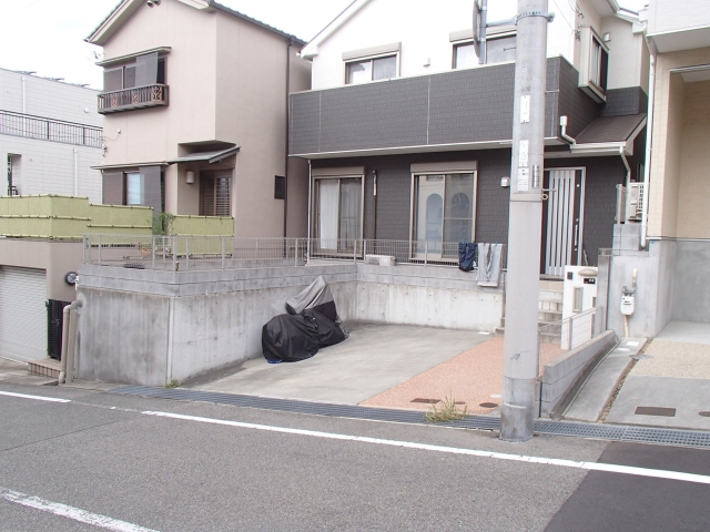平井ガレージの月極駐車場2