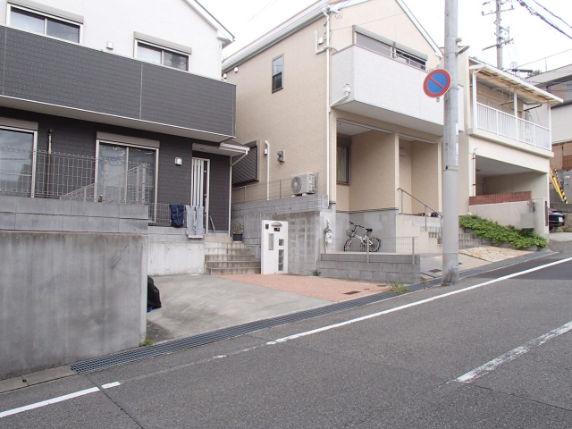 平井ガレージの月極駐車場3