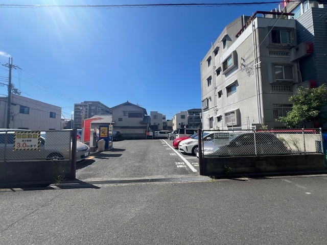 武庫之荘本町駐車場東の月極駐車場