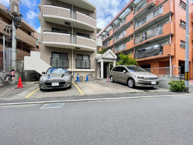 ヴェルドミール赤坂の月極駐車場