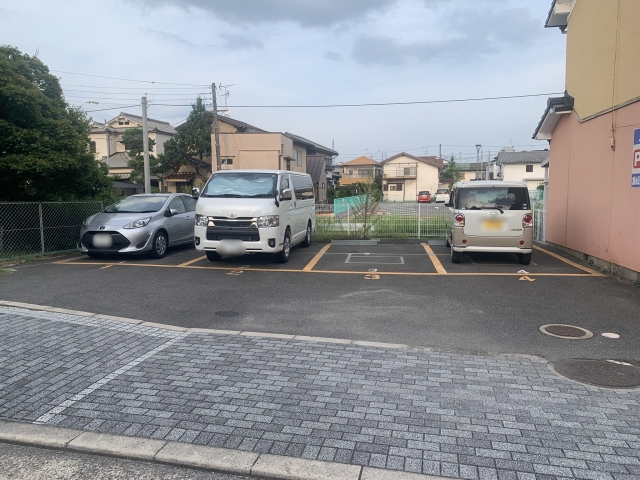 三本橋ガレージの月極駐車場
