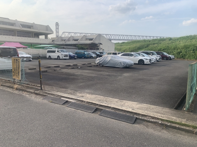 奥村ガレージの月極駐車場