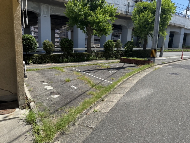 西本駐車場の月極駐車場