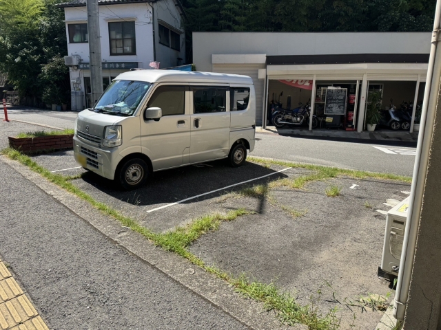 西本駐車場の月極駐車場4