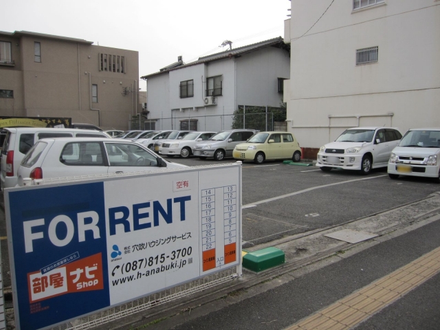 香川トヨタ中モータープールの月極駐車場