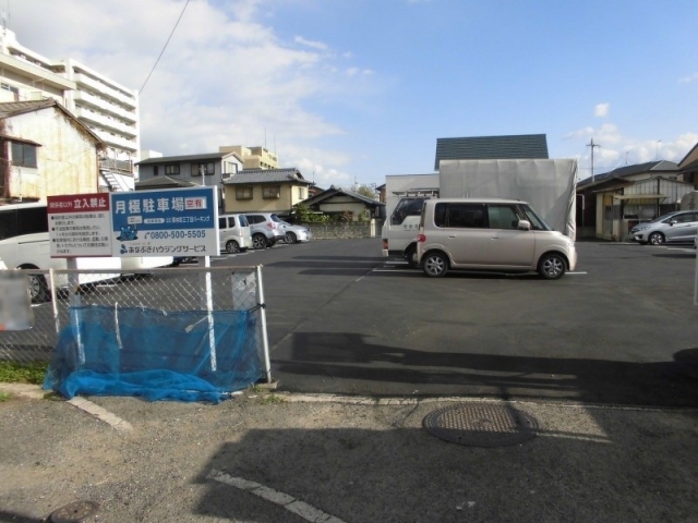 栗林町三丁目パーキングの月極駐車場