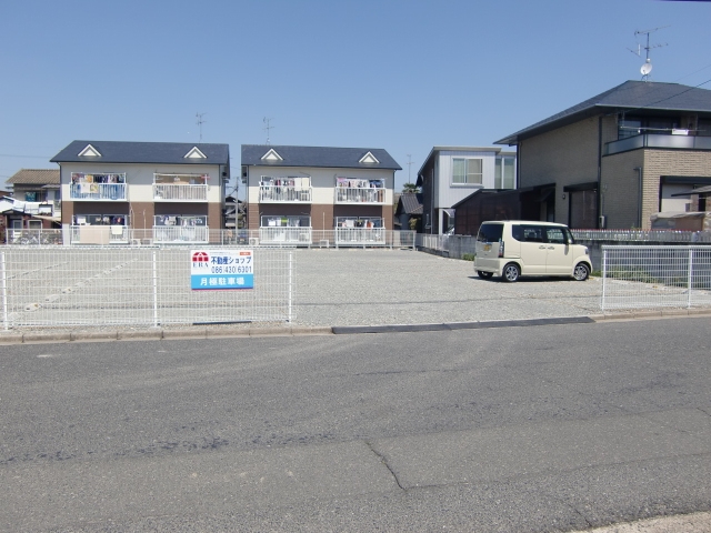 レインボーパレス月極駐車場の月極駐車場