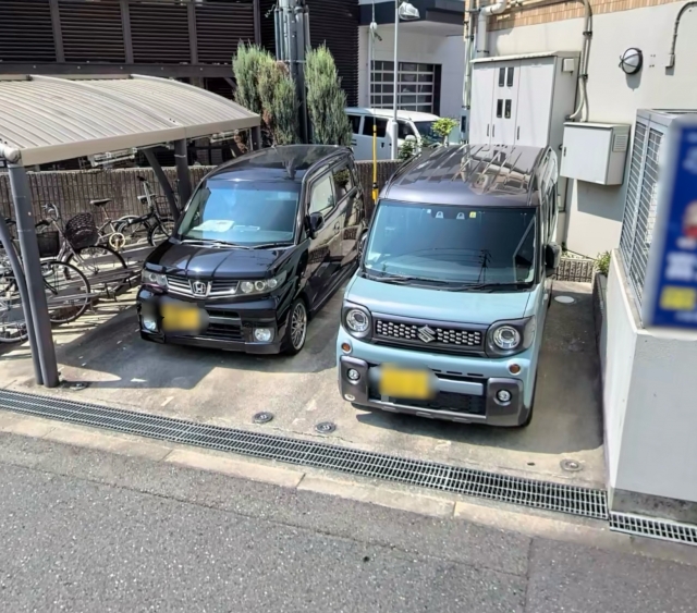 ブライト岸里の月極駐車場