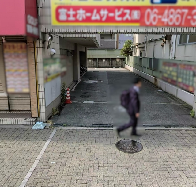 エッグビル第三江坂の月極駐車場