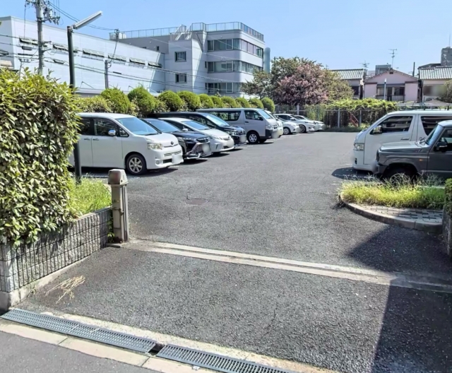 セピアコート住吉の月極駐車場