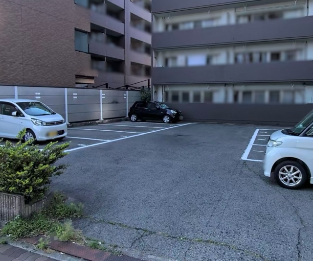 グランドールまことの月極駐車場