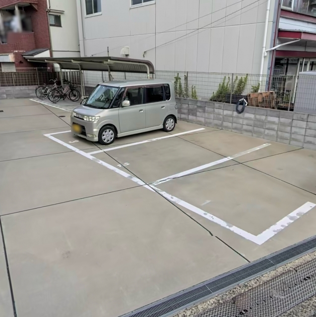 EXハイツ柏原の月極駐車場