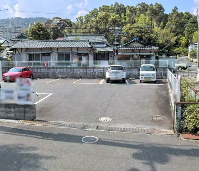 ラ・クレール北側駐車場の月極駐車場