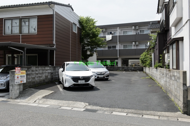 湯所町市村駐車場の月極駐車場