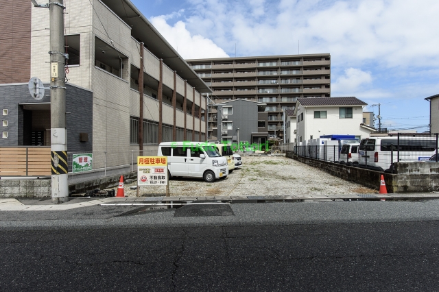 給食センターそば駐車場の月極駐車場