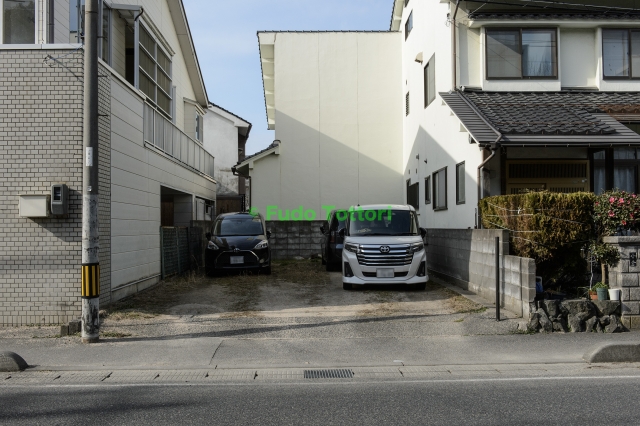 東町久松小学校となり駐車場の月極駐車場