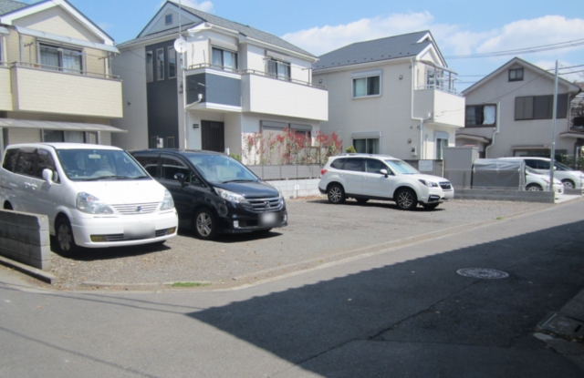 篠田園寿福寺横駐車場の月極駐車場