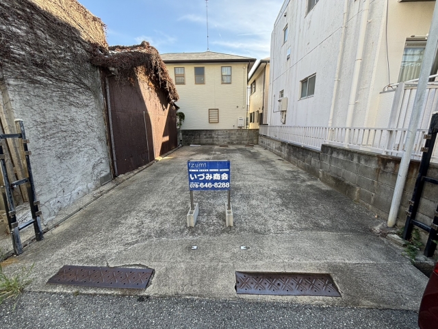 谷口ガレージ（一括貸し）の月極駐車場